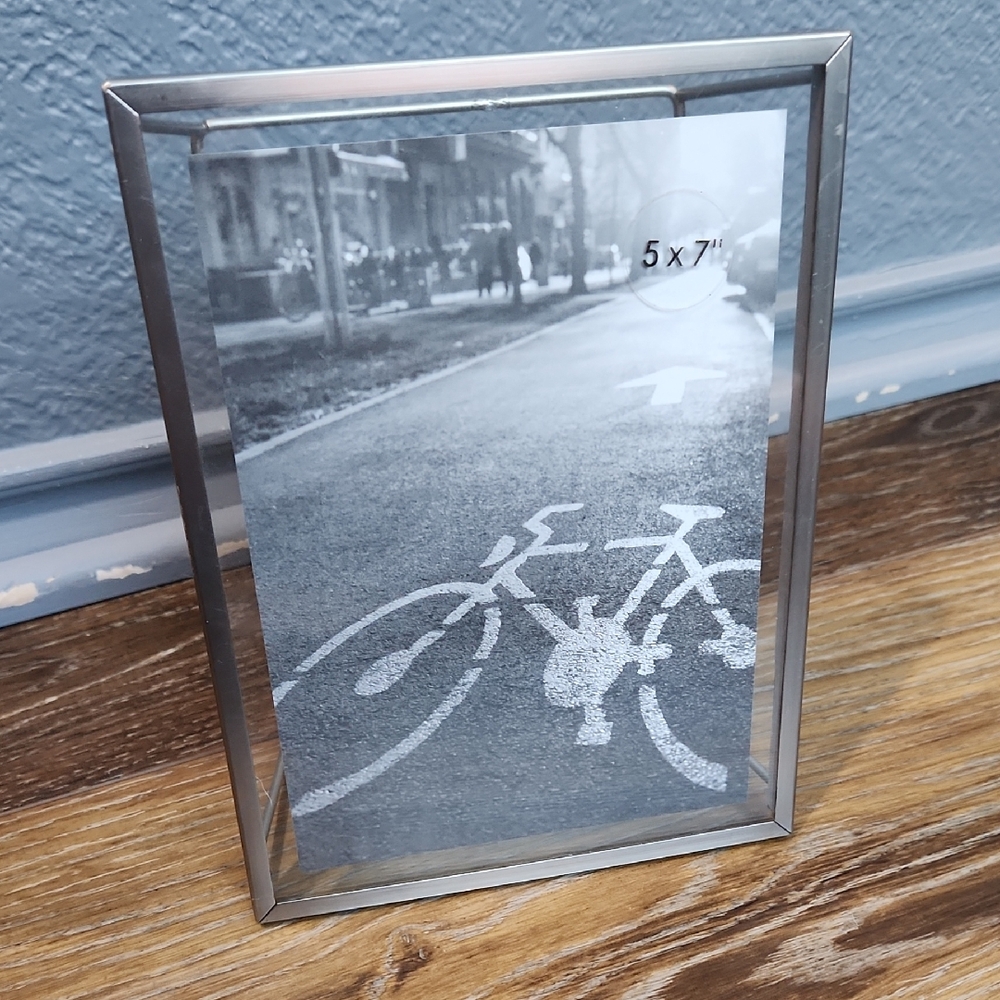 NWT Target Tabletop Photo Frame 5x7 Silver